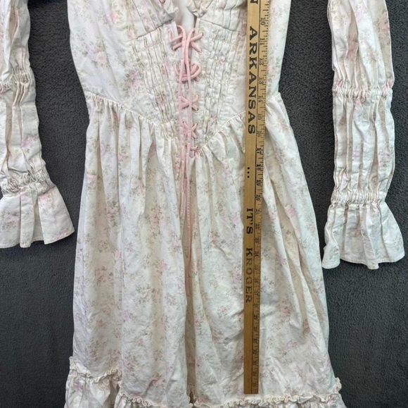 Eve's Manor Lacemade Dress - Picture 5 of 6